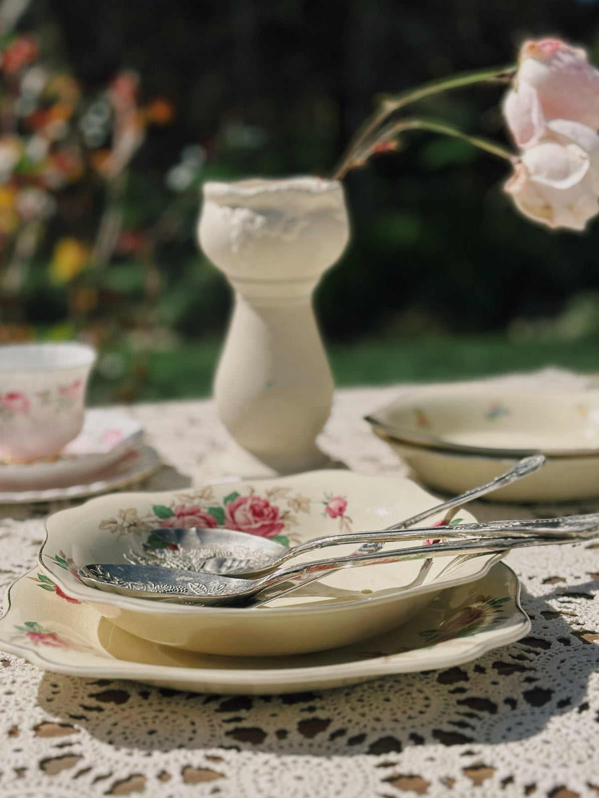 Berry Strainer Colander & Underplate Set - J&G Meakin “Sunshine” Pink Rose