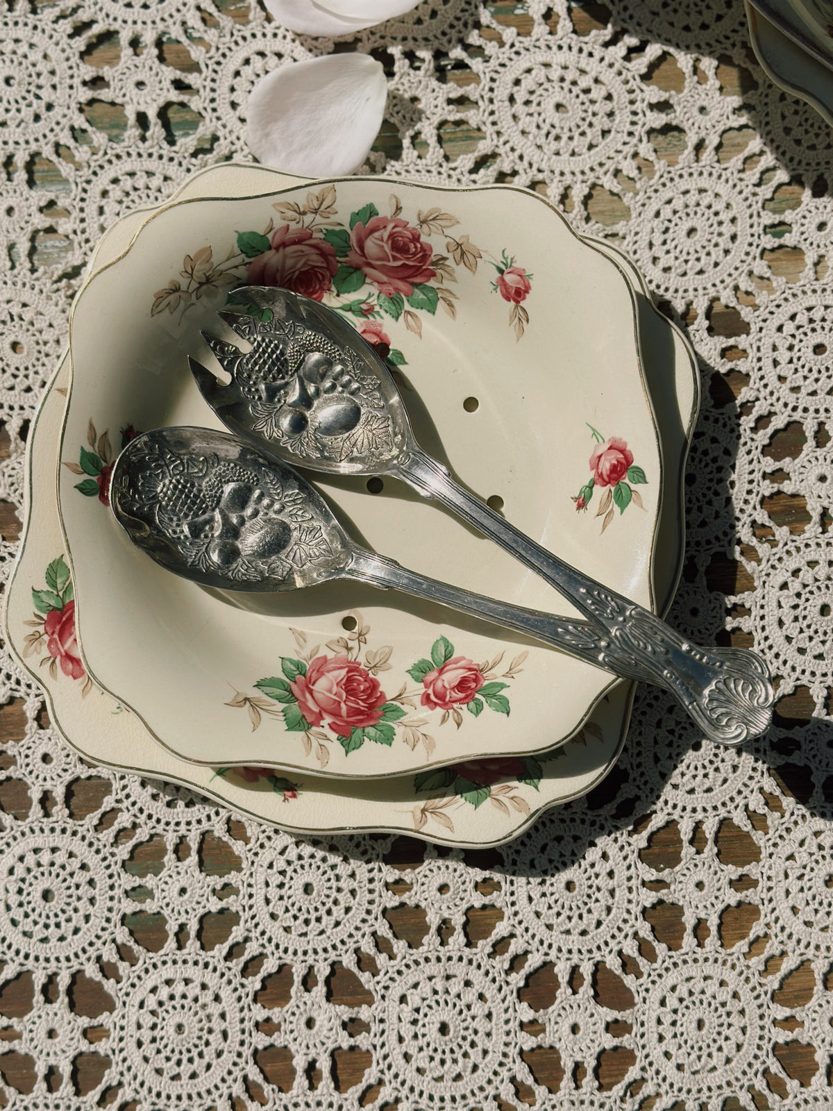 Berry Strainer Colander & Underplate Set - J&G Meakin “Sunshine” Pink Rose