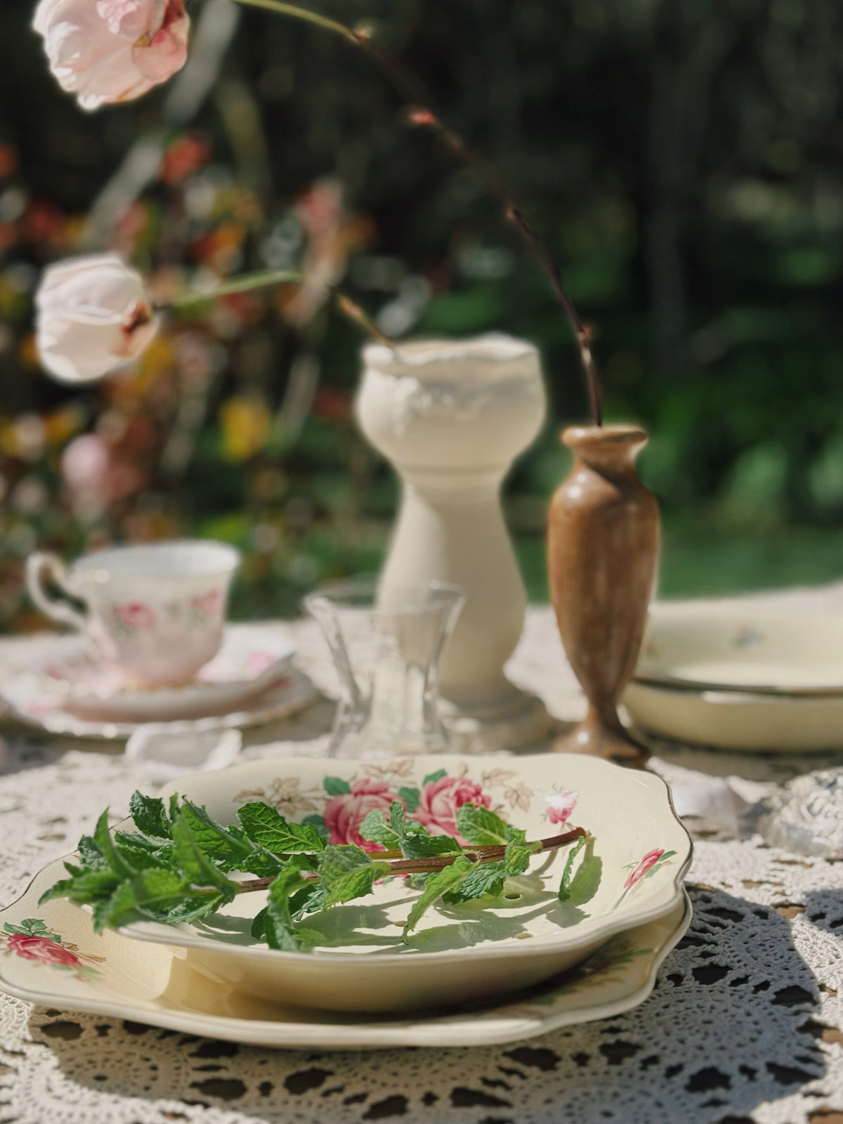 Berry Strainer Colander & Underplate Set - J&G Meakin “Sunshine” Pink Rose